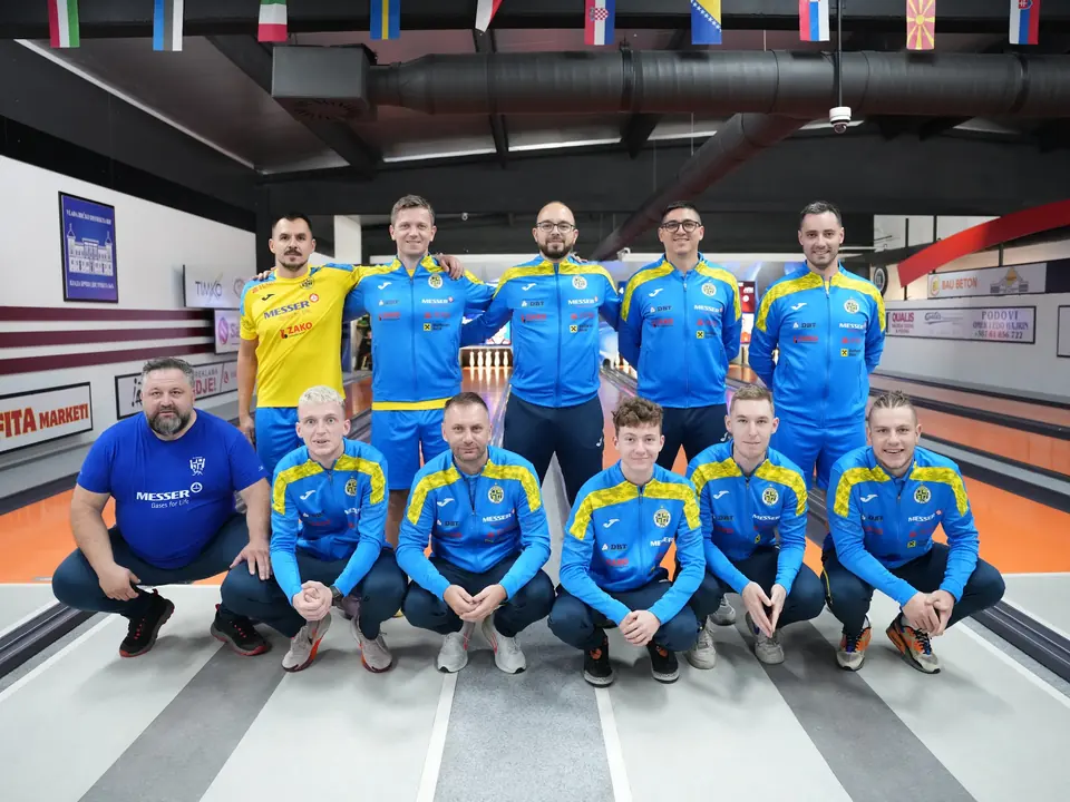Grupna fotografija ekipe